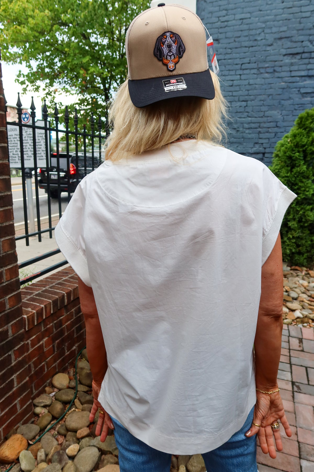 Crisp Cotton Cropped Sleeve with Smokey Patch