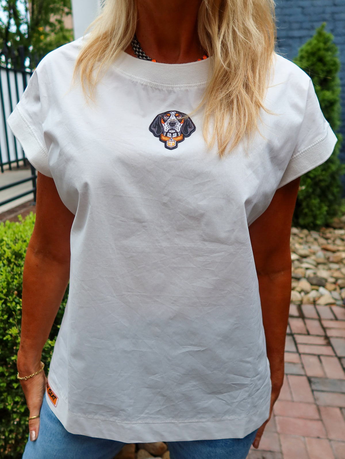 Crisp Cotton Cropped Sleeve with Smokey Patch