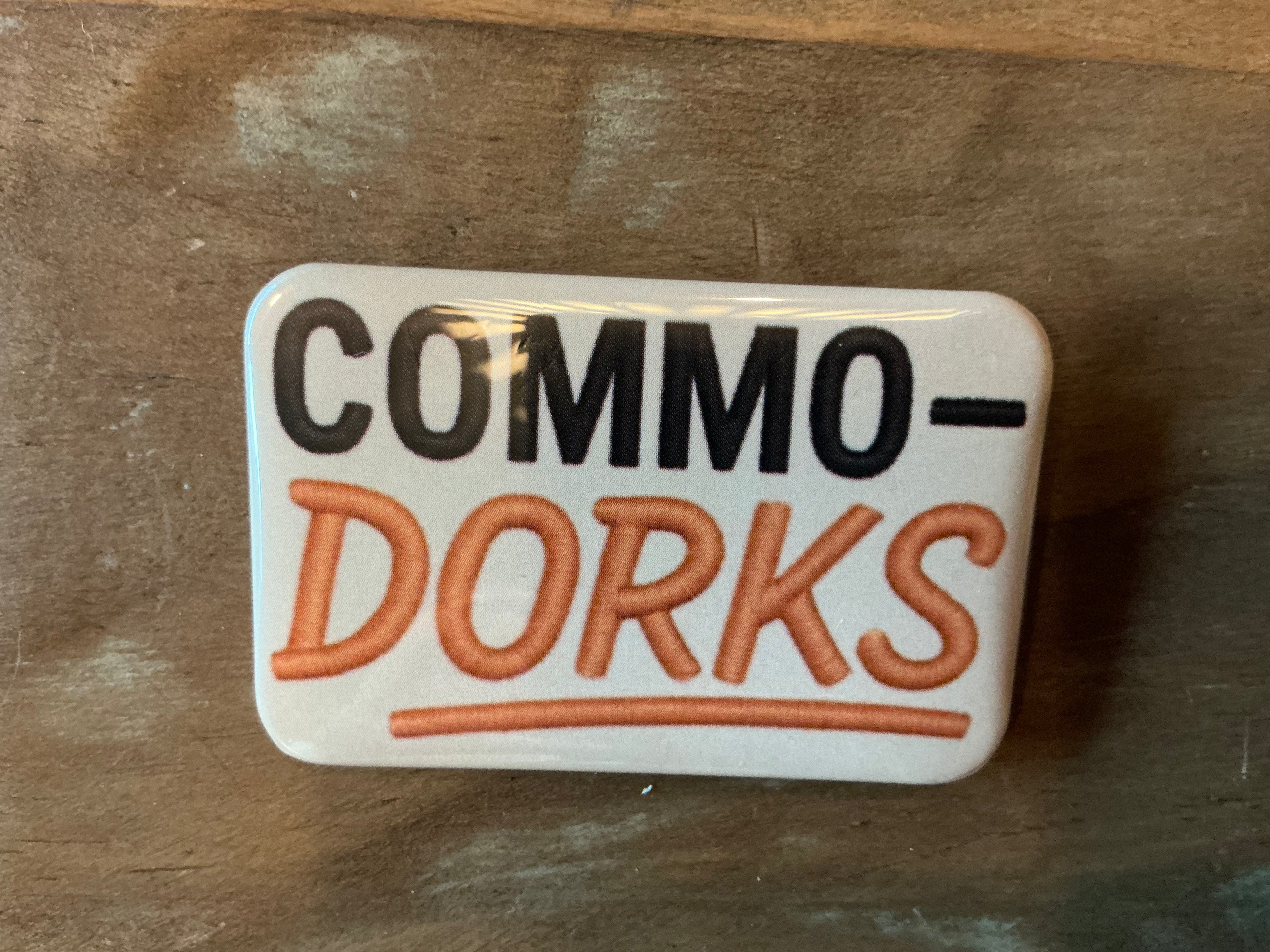 PIN COMO-DORKS (VANDERBILT)